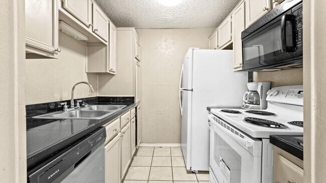 Foto del edificio - 8750 Park Ln
