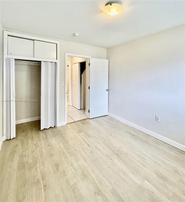 Building Photo - 7561 Venetian St
