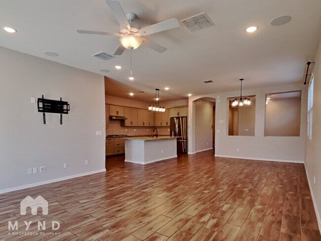 Foto del edificio - 15093 W Latham St