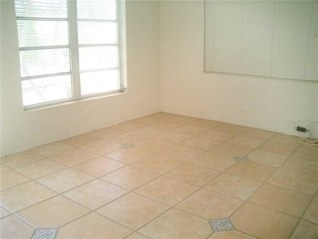 Building Photo - 4542 Sea Grape Dr