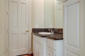 Foto del edificio - 2410 Potomac Dr