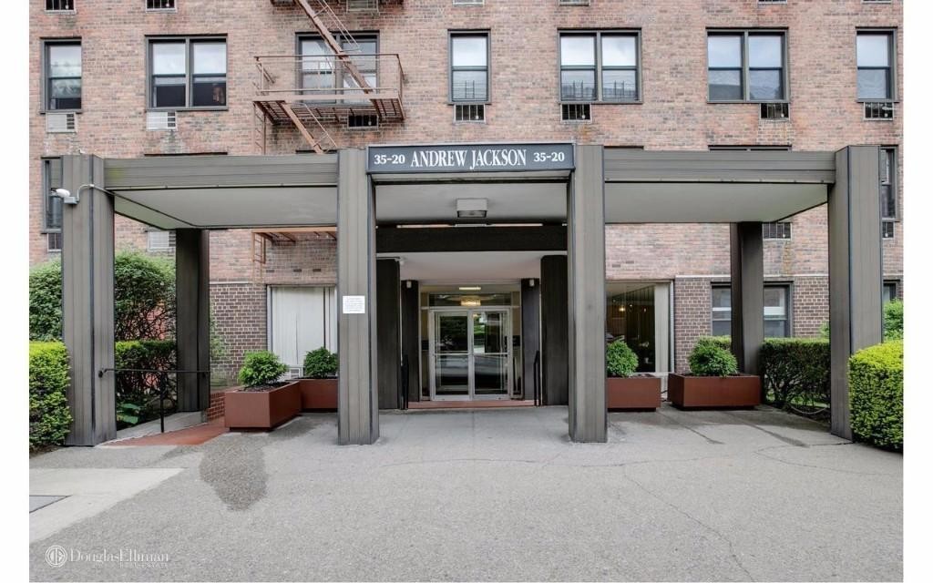 Foto principal - 3520 Leverich St