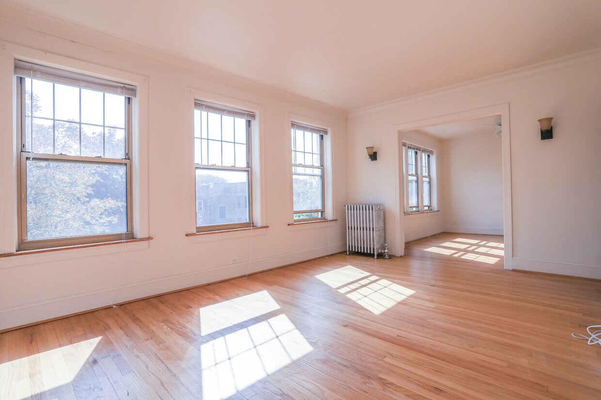Primary Photo - 2028 W Berwyn Ave