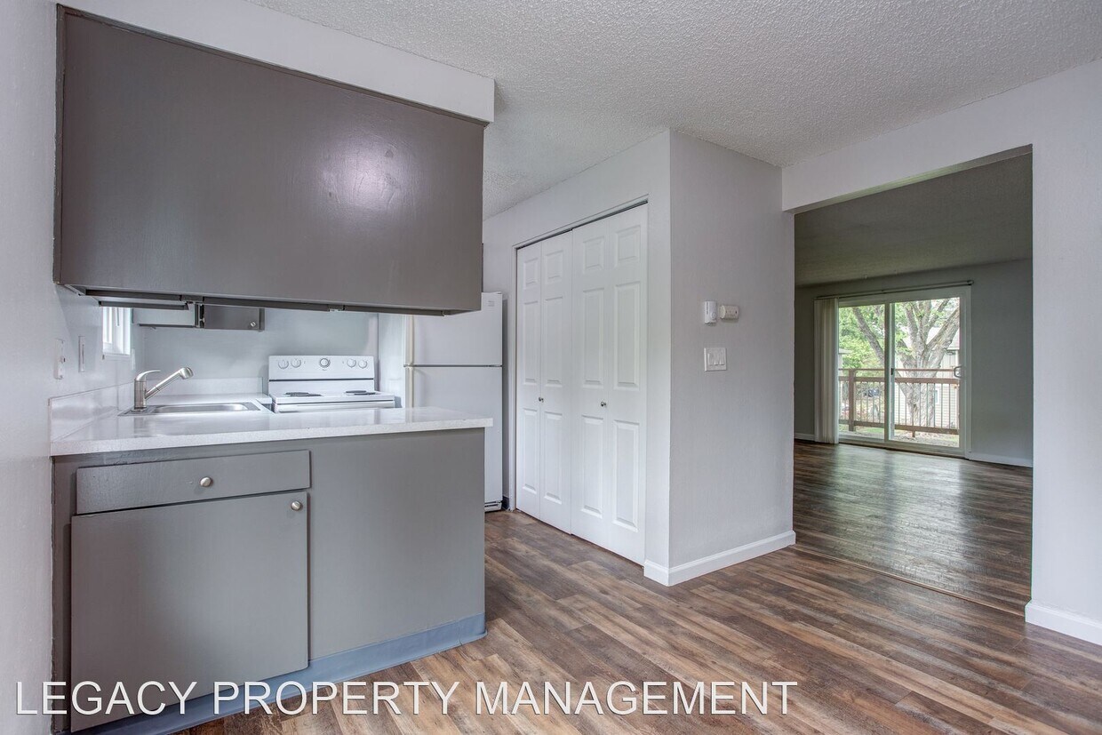 Foto principal - 7015 SE Lake Rd