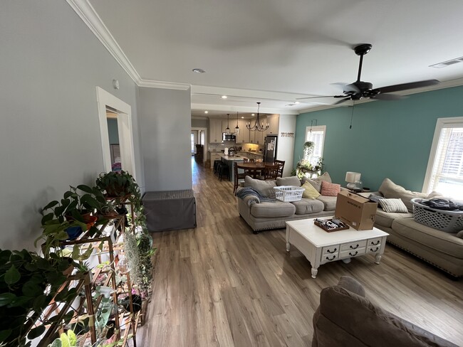 Building Photo - 837 Long Leaf Cir