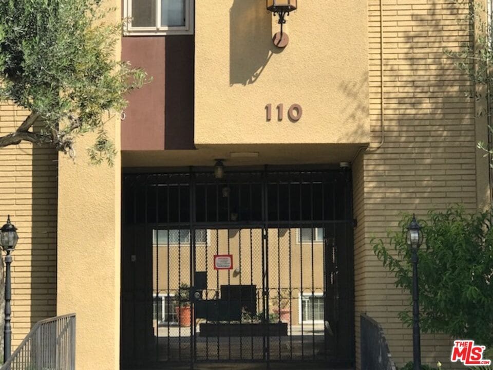 110 E Hillcrest Blvd Unit 111, Inglewood, CA 90301 Condo for Rent in