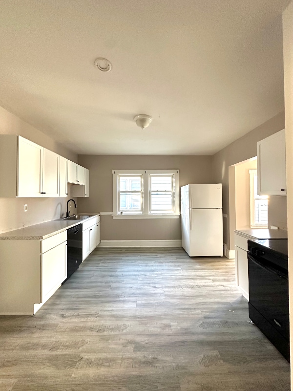 Building Photo - 2053 Robin St