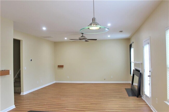 Building Photo - 930 Pebble Creek Trail