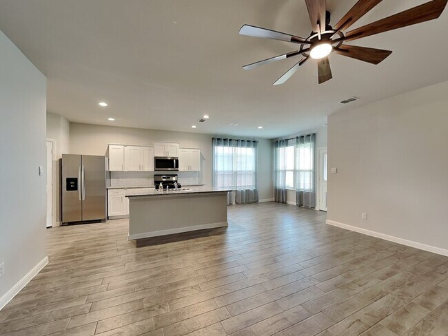 Foto del edificio - 8308 Comanche Springs Dr