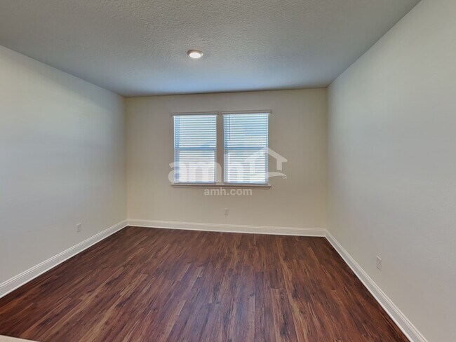 Foto del edificio - 16524 Cheyanne Ct