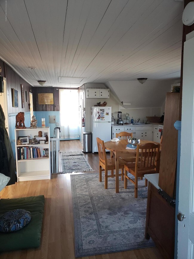 Foto del edificio - 60 Bay Ave