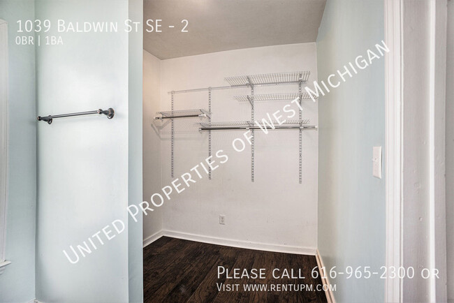 Building Photo - Tours Estimated to Begin 6/21 | Cute Studi...
