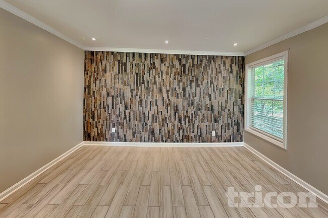 Foto del edificio - 1806 Dalton Way
