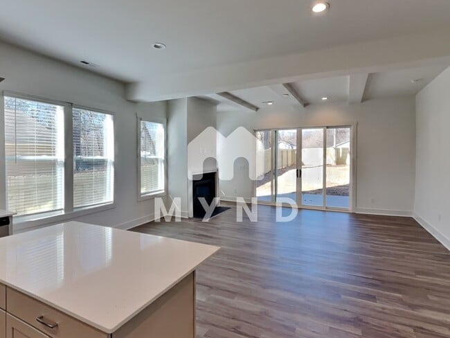 Building Photo - 928 Wainwright Ave