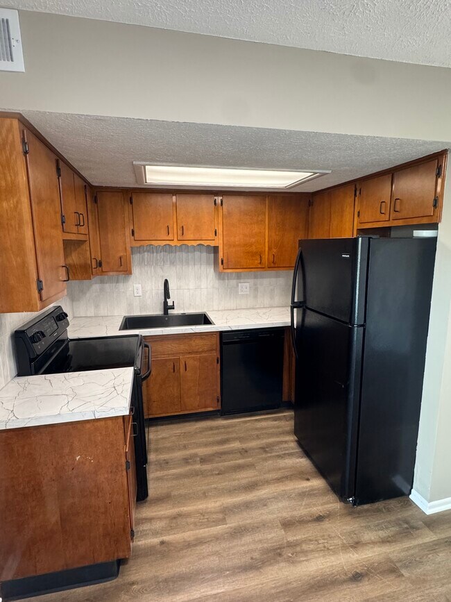 Foto del edificio - 316 Elmead Ct