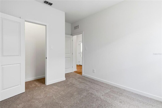 Building Photo - 5550 Guava Ct
