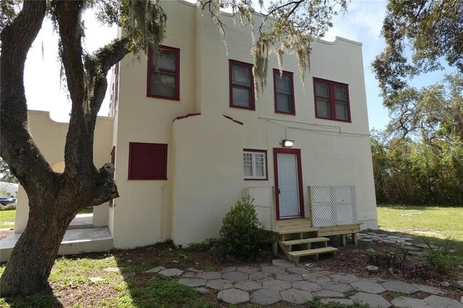 Building Photo - 5004 9th Ave S