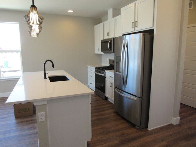 Foto del edificio - Modern Solar Powered Home in Broomfield