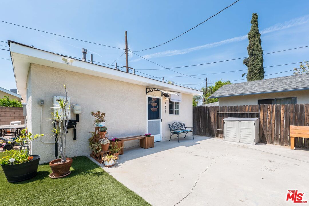 Foto principal - 7529 Oakdale Ave