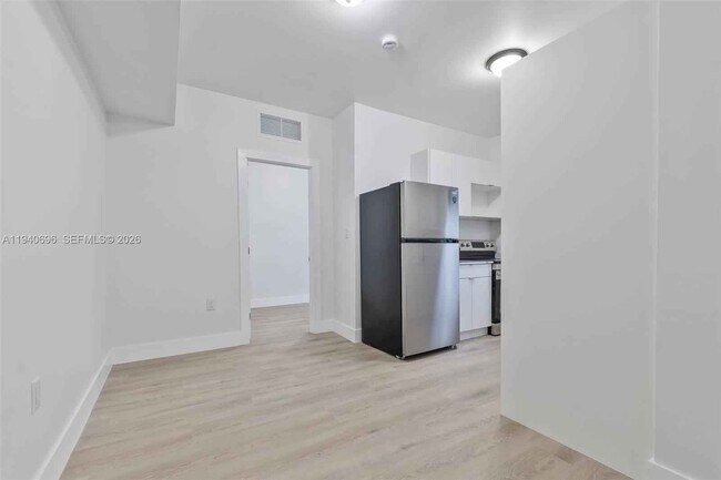 Foto del edificio - 858 NW 3rd St