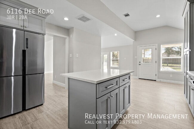 Photo - 6116 Dee Rd House