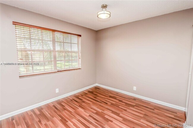 Foto del edificio - 8734 SW 3rd St