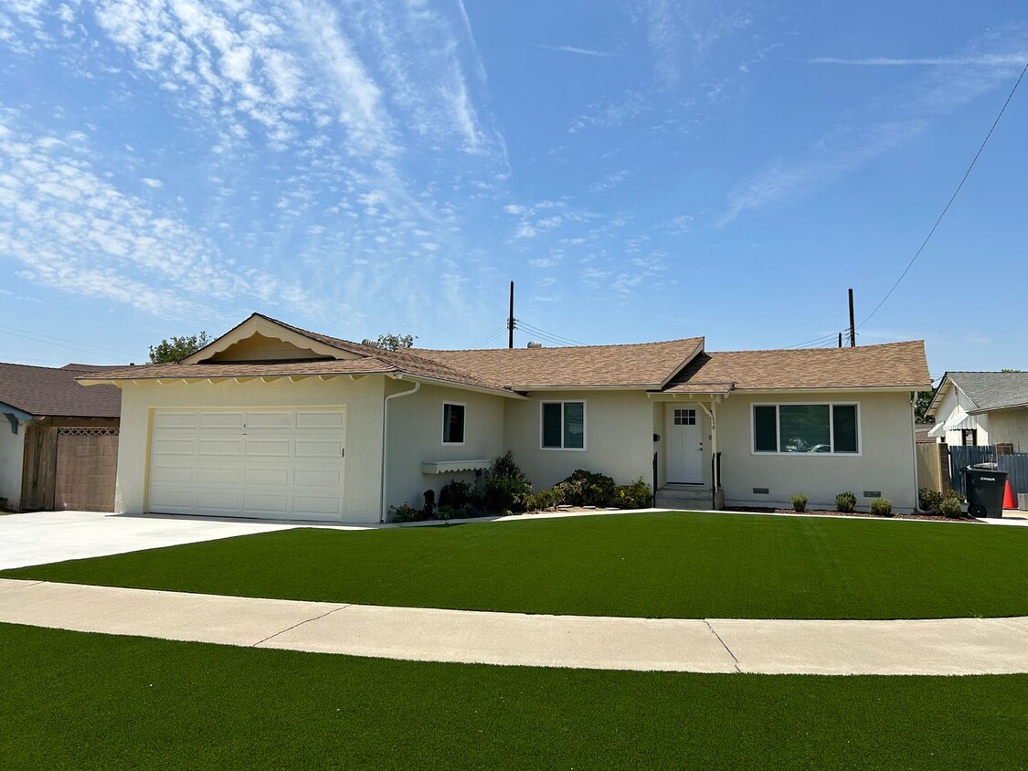 Foto principal - Beautifully Upgraded 3 Bed 2.5 Bath Home i...