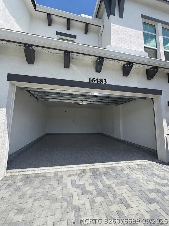 Building Photo - 16483 Helix Ct