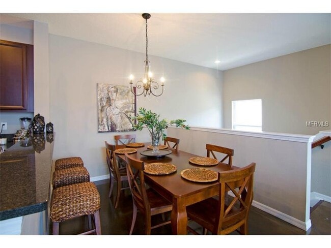 Building Photo - 3775 Parkridge Cir