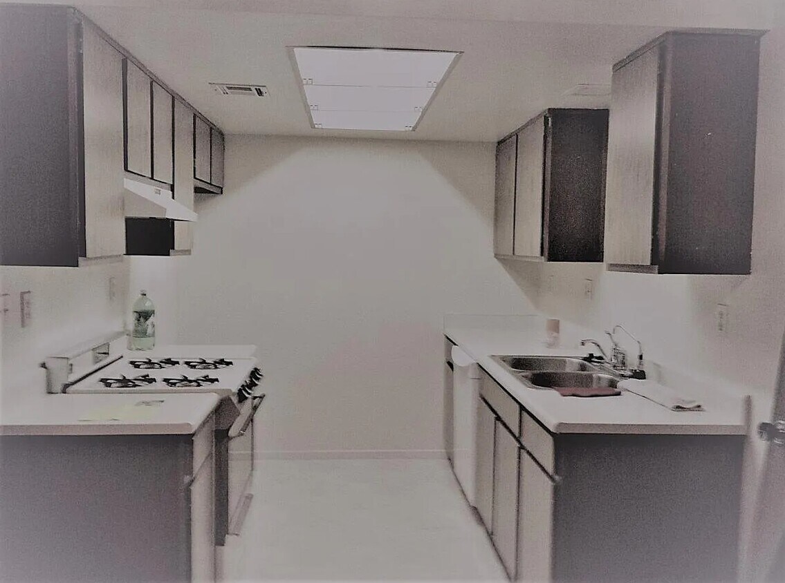 Foto del edificio - 457 N Lamb Blvd