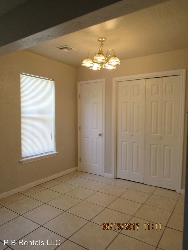 Foto del edificio - 3 br, 2 bath House - 2118 NW Lake Avenue