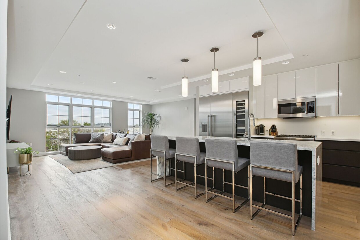 Primary Photo - New Luxury in the Heart of Shaw - 1,541sq/...