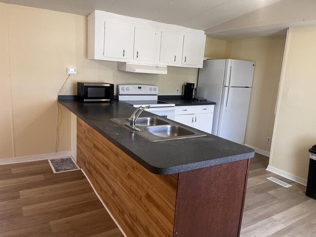 Building Photo - 6610 Limerick Ave