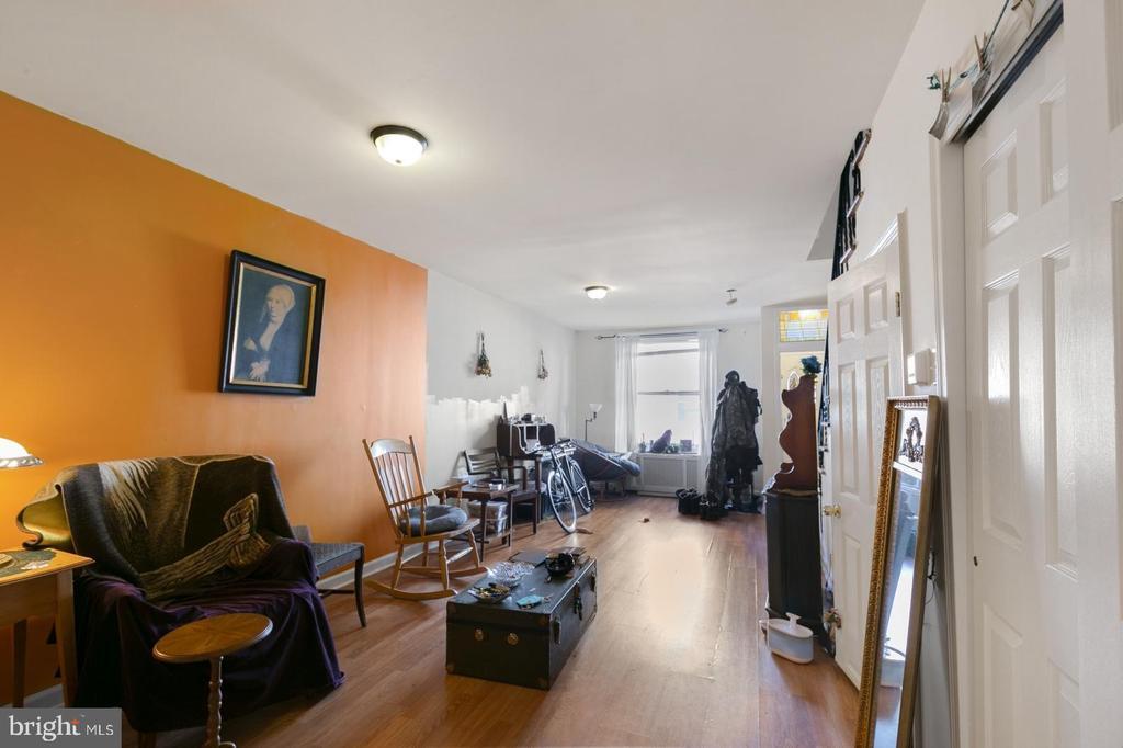 Primary Photo - 2443 S Darien St