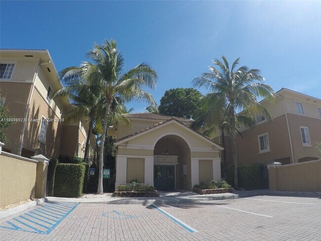 Foto del edificio - 2911 NE 185th St