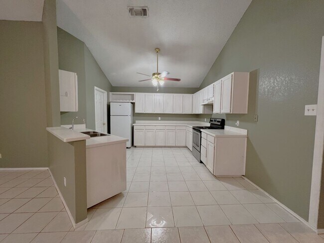 Building Photo - Charming 1/2/2 Two-Story in Irving with Fr...