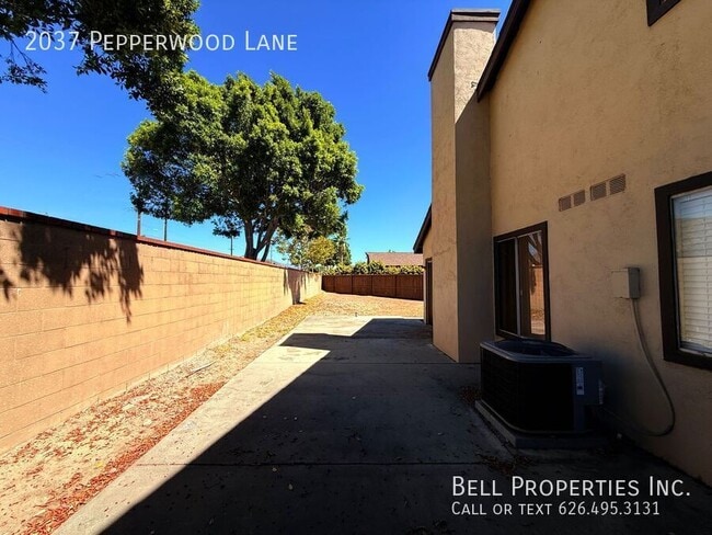 Building Photo - 2037 Pepperwood Ln