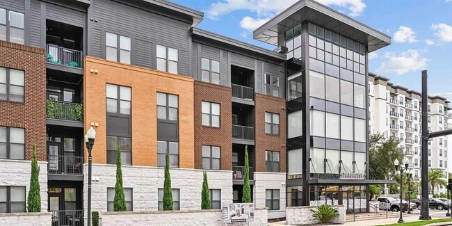 Foto del edificio - 776 N Orange Ave