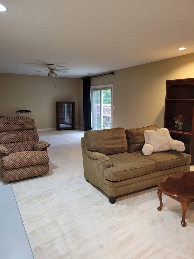 Building Photo - 17202 Mallet Hill Dr