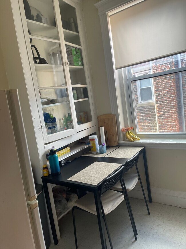 Foto del edificio - July 1 Studio No Fee Students Ok  Heat HW Inc No FEE Laundry Close to BU and Green lins