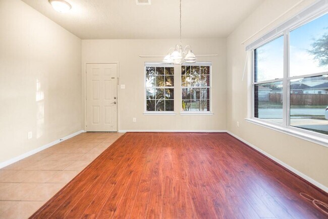 Building Photo - 24126 Courtland Oaks St