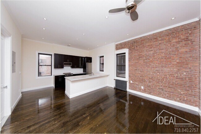 Building Photo - 1380 Lexington Ave