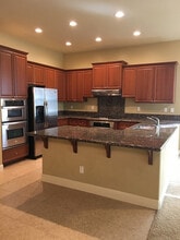 Building Photo - 833 Hildebrand Cir
