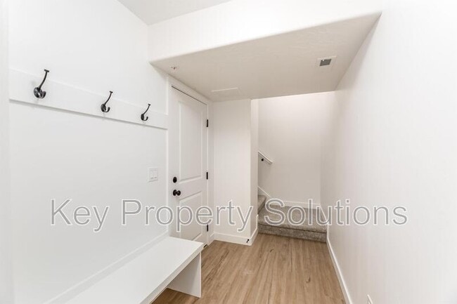 Building Photo - 4204 W Gooseneck Ct