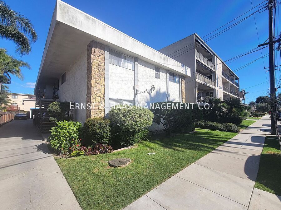 Foto principal - Charming 3-Bed, 2-Bath Long Beach Retreat ...