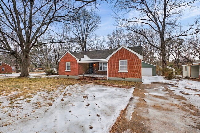 Building Photo - 1604 Alta Vista Ave