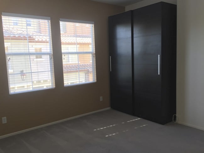Armario del dormitorio principal - 28204 Canterbury Ct