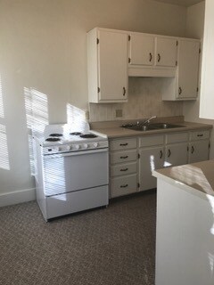 Lots of cabinet space and new applicances - 1702 4th Avenue