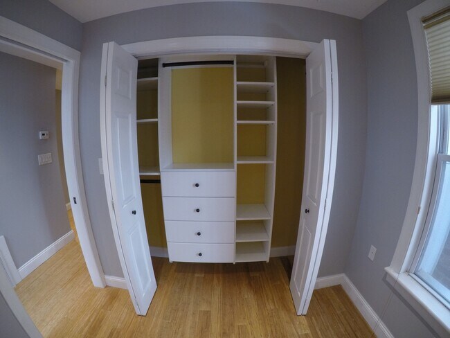 Foto del edificio - 319 S Juniper St