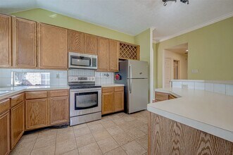 Building Photo - 7030 River Garden Dr